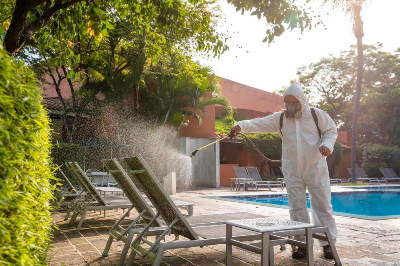 Hosteria Las Quintas Hotel Restaurante Bar Cuernavaca Exterior photo Disinfection of a swimming pool
