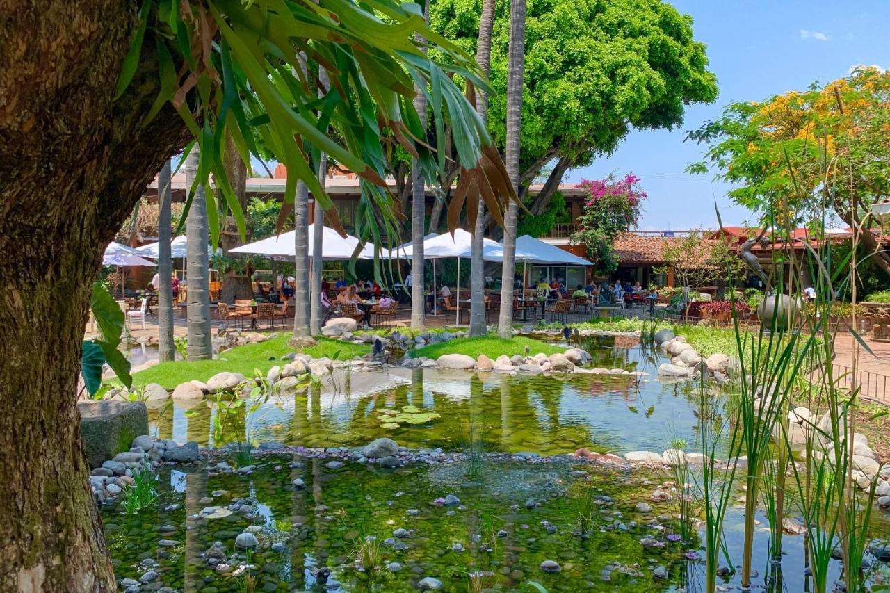 Hosteria Las Quintas Hotel Restaurante Bar Cuernavaca Exterior photo The Village